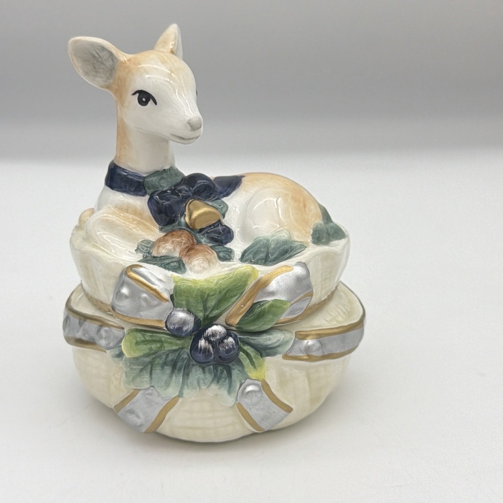 FF Fitz Floyd Hand Painted Stacking Salt & Pepper Shakers Ceramic Deer Basket